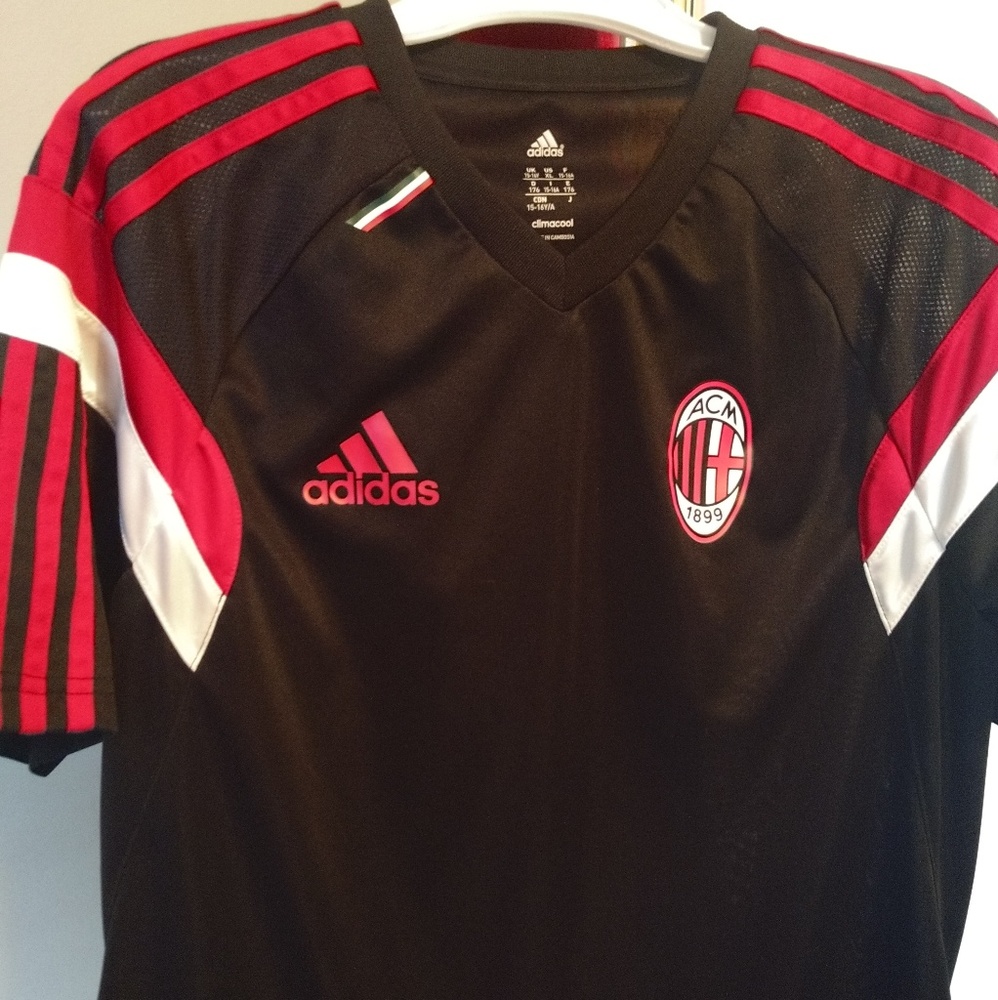 🇺🇸Adidas soccer shirt 🇺🇸🇺🇸3 for $15🇺🇸